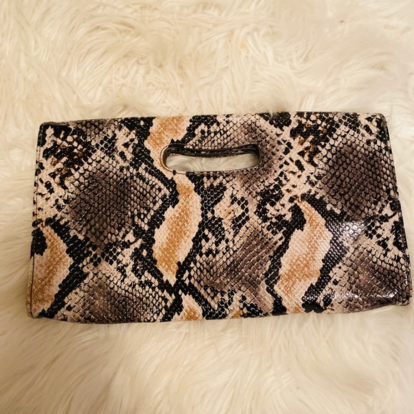 Nine West Clutch Me Up Python Print Clutch - Picture 5 of 7